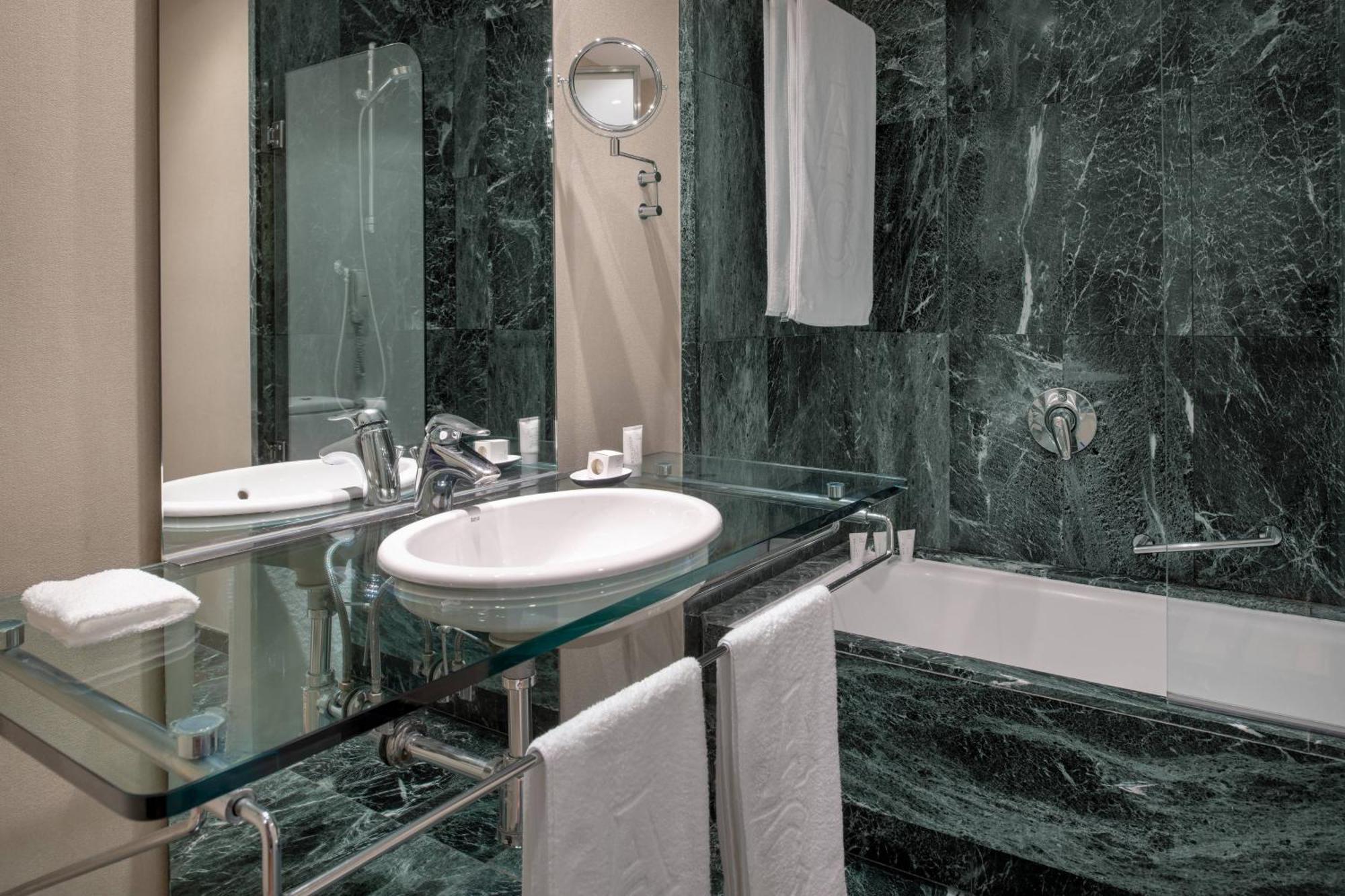 Ac Hotel Malaga Palacio By Marriott Luaran gambar